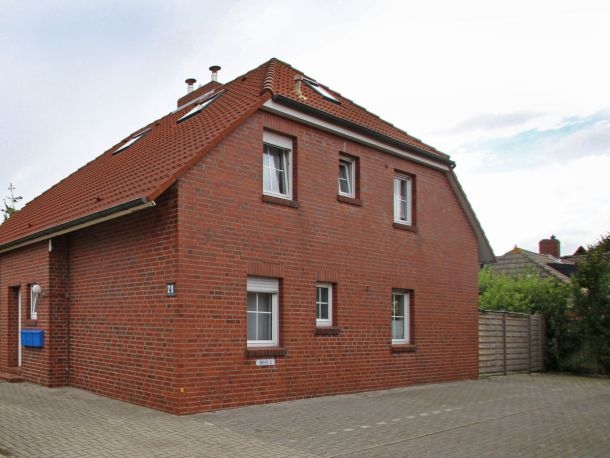 Ferienwohnung Tag am Strand – Oberwohnung im ruhigen Vier-Parteien-Haus mit Parkplatz
