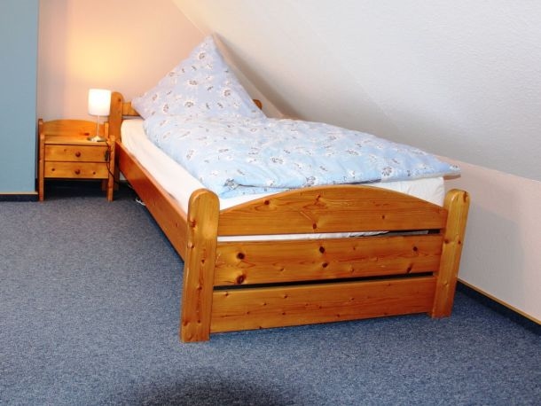 Ferienwohnung Tag am Strand – Dachstudio mit Einzelbetten, Beistellbett und Babybett